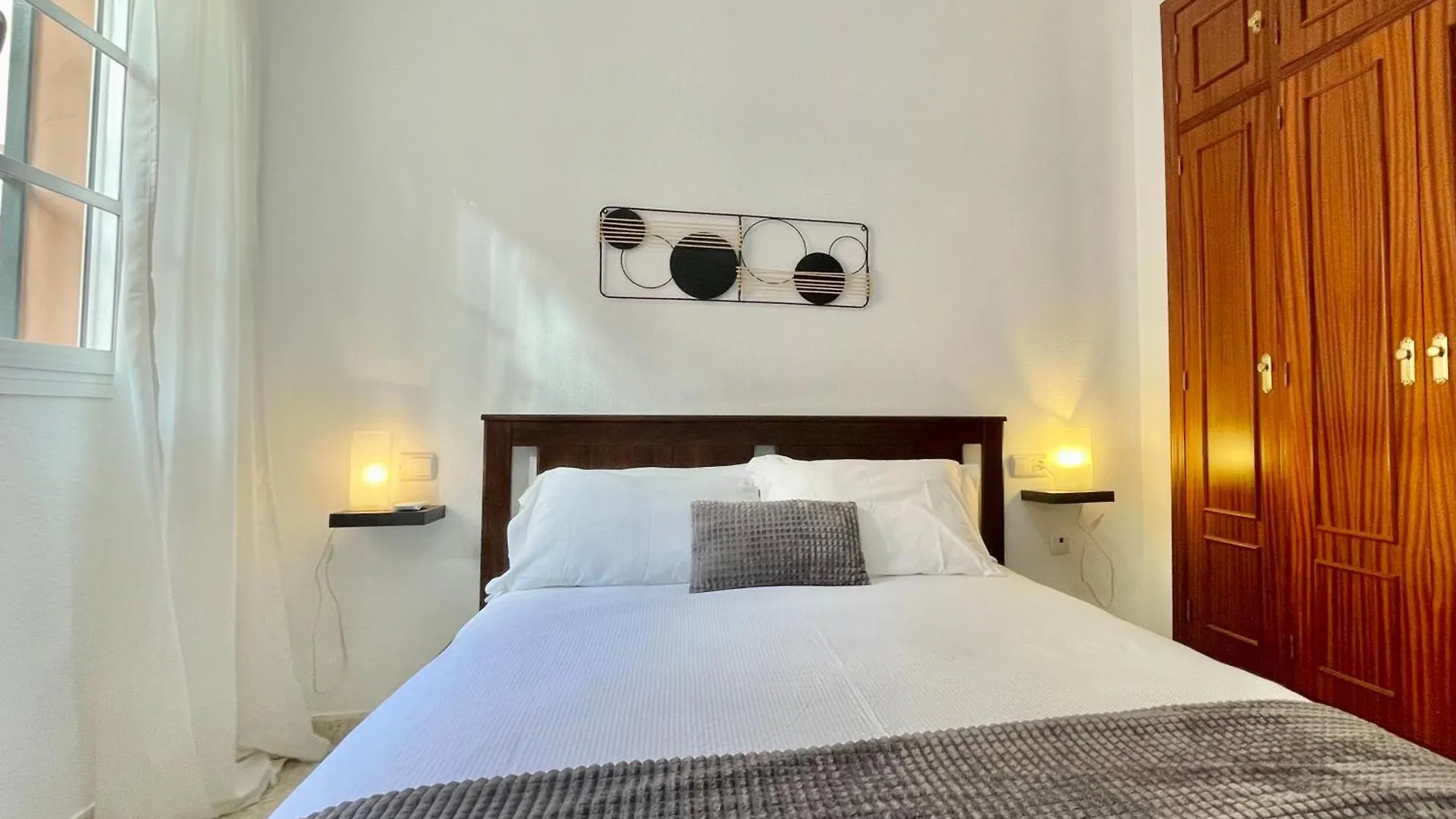 Apartment Centrico 2 Dormitorios Con Parking En La Trinidad Malaga